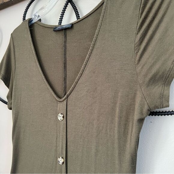 Shinestar Olive Green Lightweight Rayon Spandex Knit V Neck Size M - Picture 3 of 11
